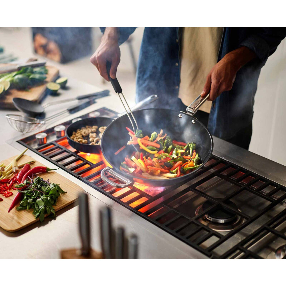 45048-joseph-joseph-space-folding-handle-non-stick-wok-32cm