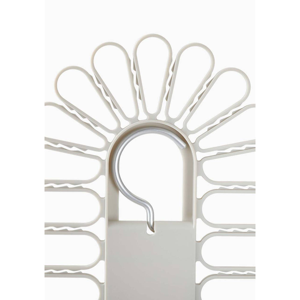 50052-joseph-joseph-petal-small-items-hanger-holds-32pcs-ecru