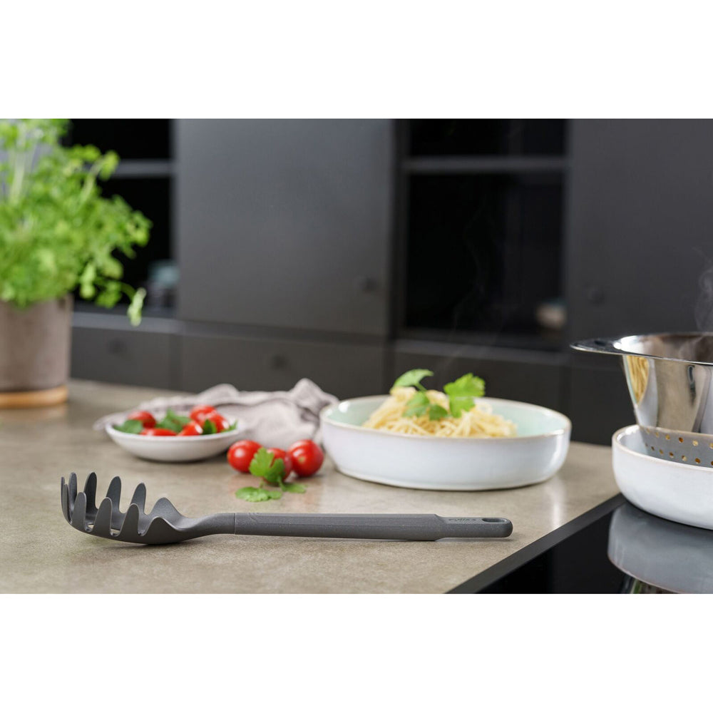 13515-zyliss-spaghetti-server-nylon-pasta-fork-31cm-grey