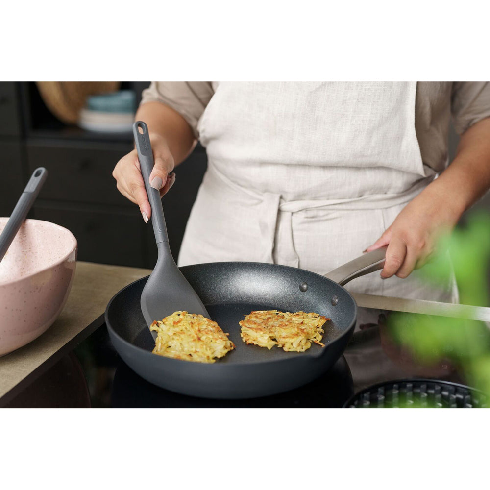 13518-zyliss-angled-turner-nylon-cooking-utensil-32cm-grey