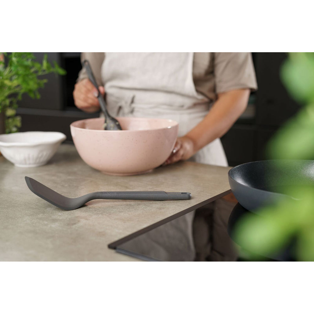 13518-zyliss-angled-turner-nylon-cooking-utensil-32cm-grey