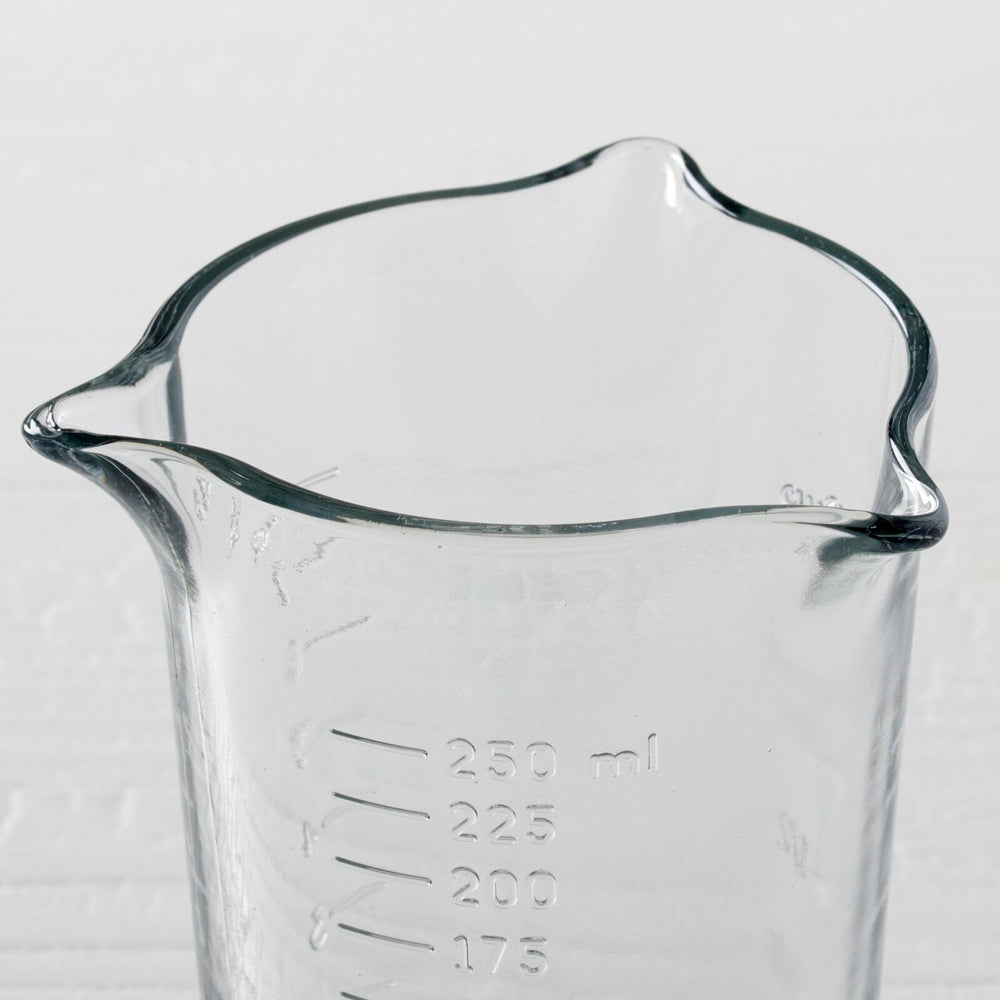77046-anchor-hocking-triple-pour-measuring-glass-w-lid-240ml-clear