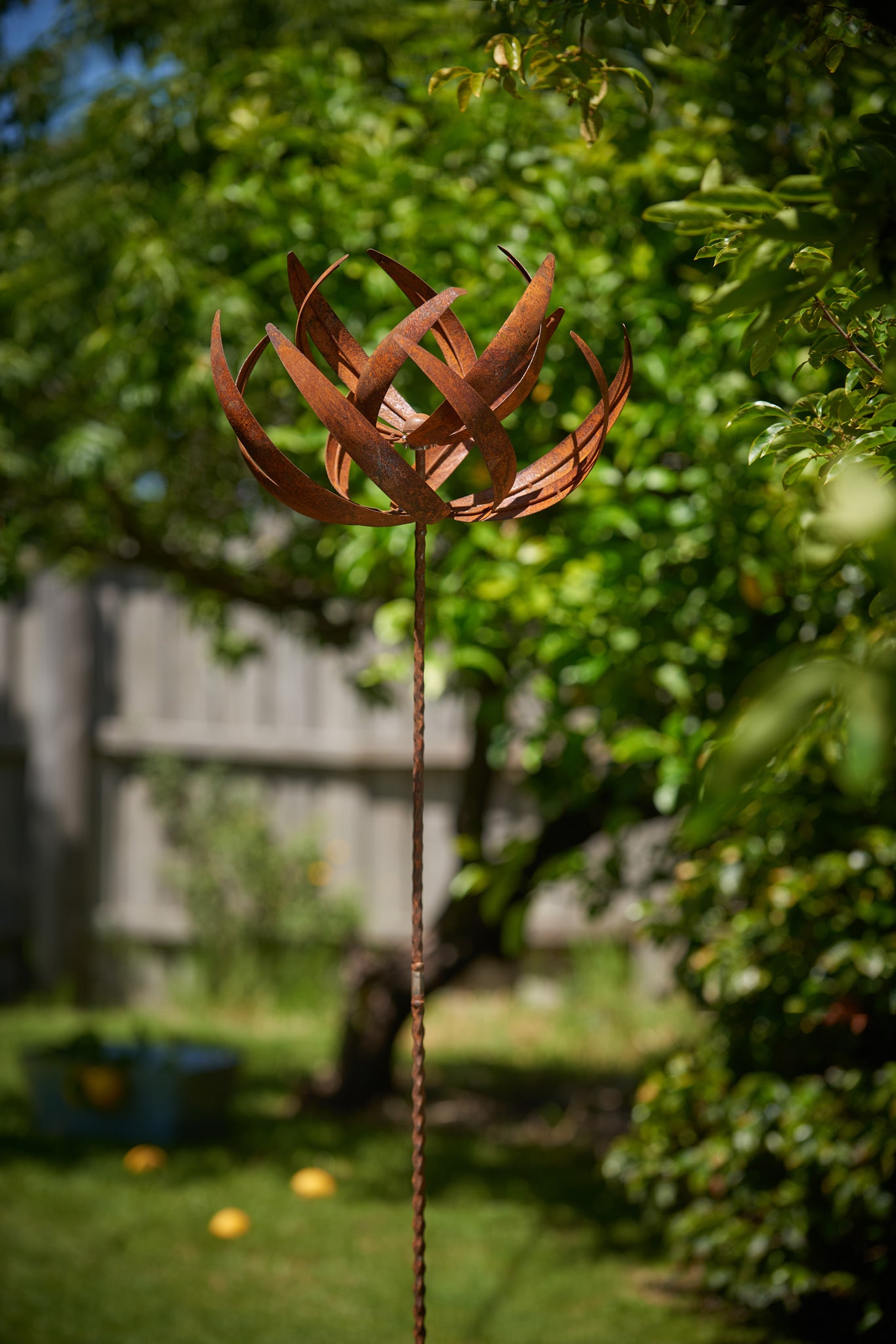12807-garden-rust-metal-190cm-stake-lotus-windmill-brown