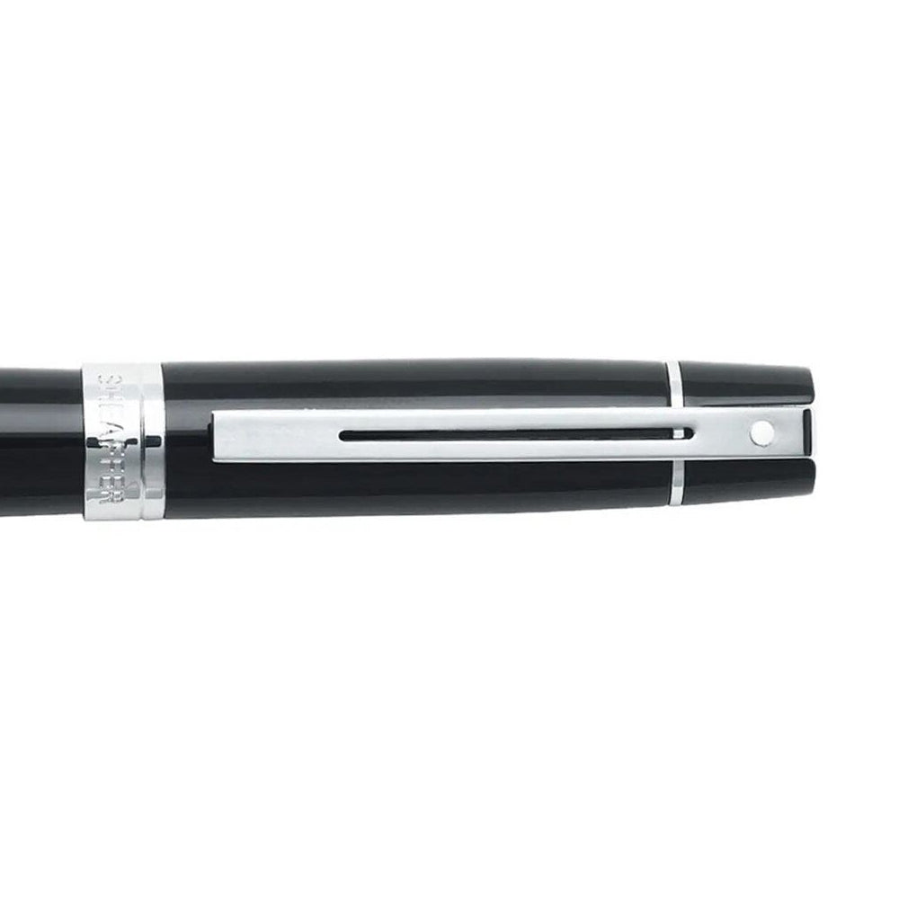 110477-sheaffer-300-glossy-fountain-pen-medium-nib-black-chrome-trim