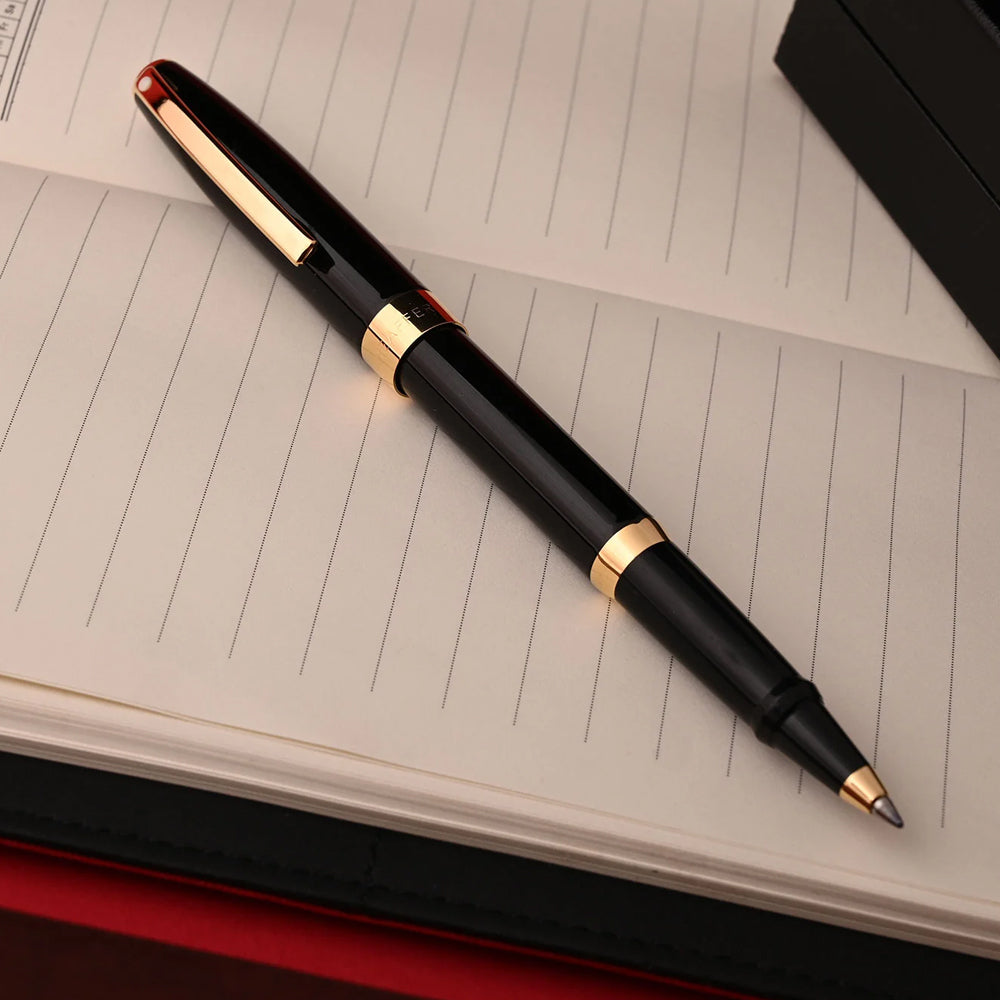 110602-sheaffer-sagaris-roller-ball-pen-gloss-black-gold-tt