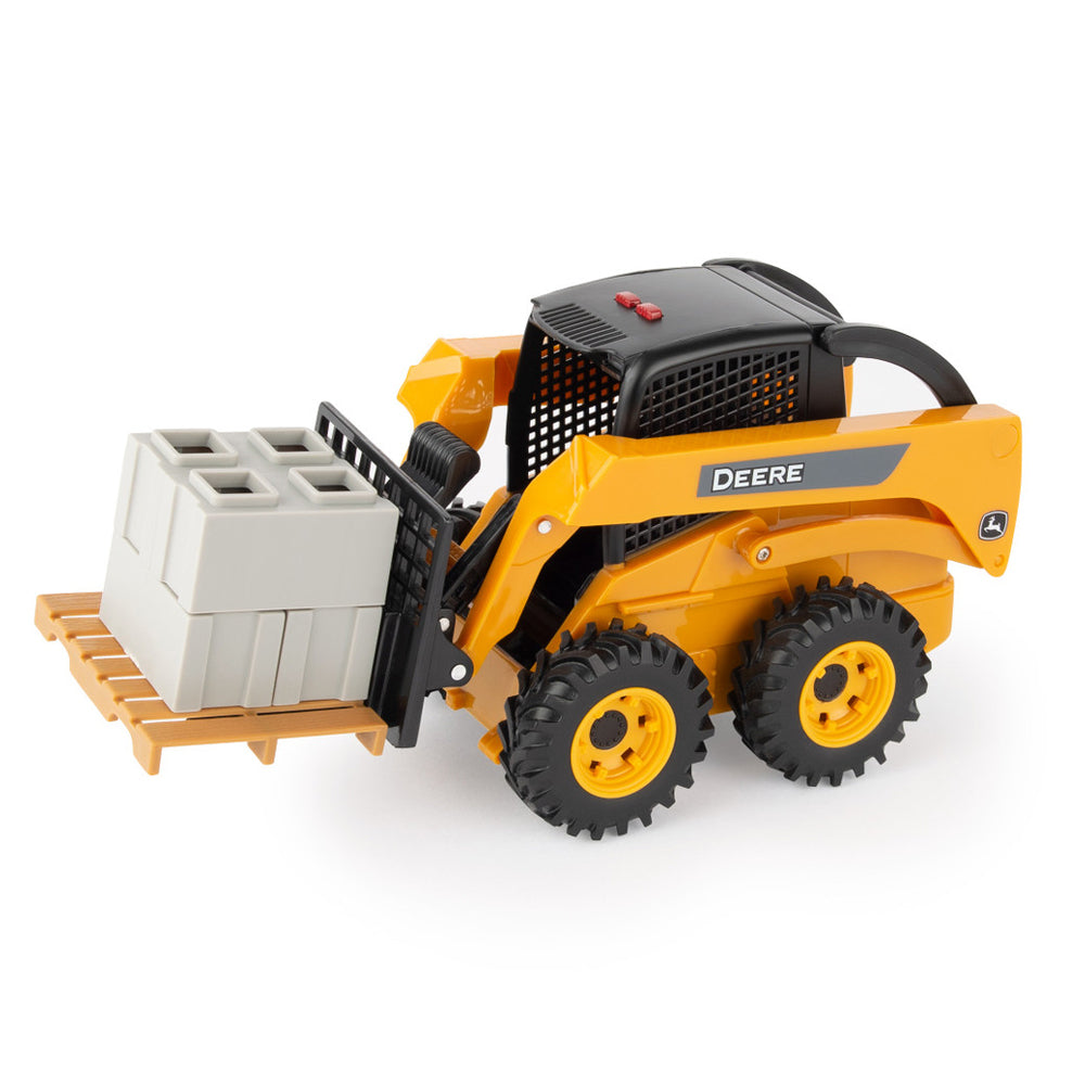47349-john-deere-1-16-skidsteer-w-accessories-cones-bar-kids-set-3y