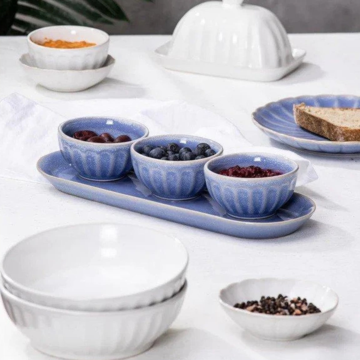 60656-4pc-ladelle-marguerite-stoneware-dinner-plate-27-2x27-2x3-2cm-white