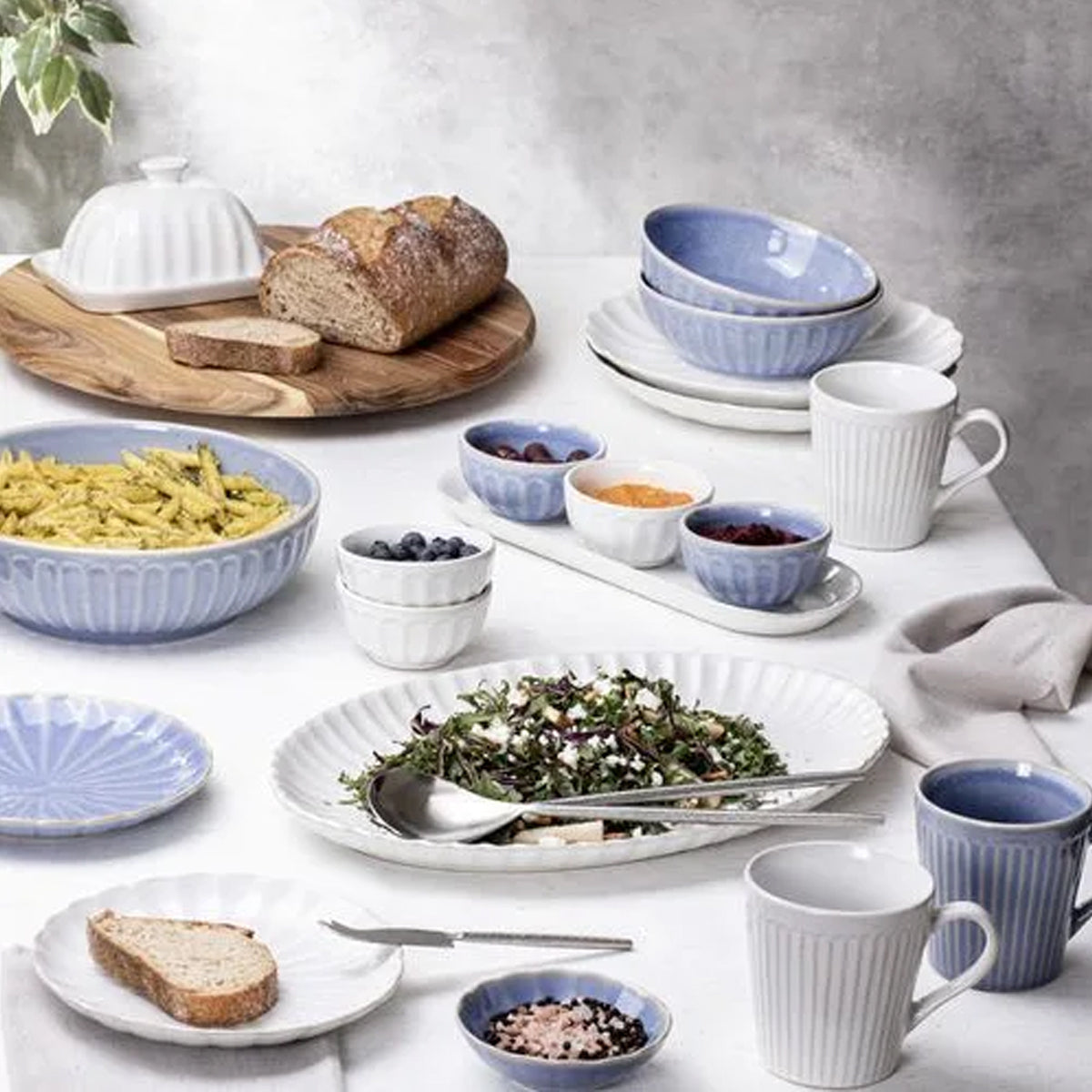 60658-ladelle-marguerite-stoneware-oval-serving-platter-40x27x3cm-white