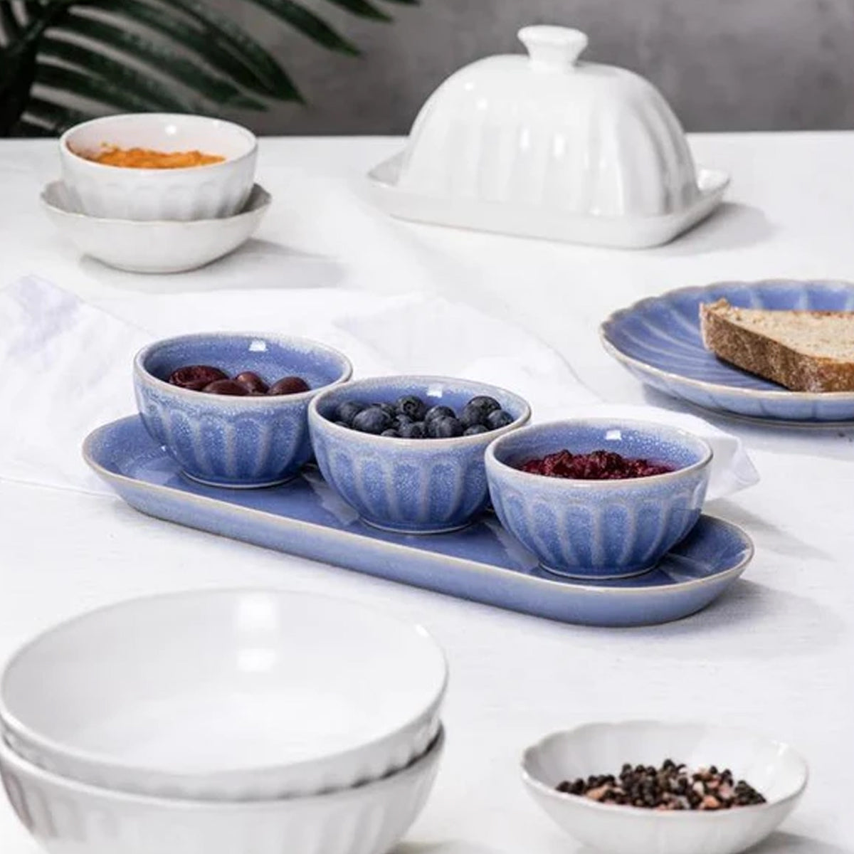 60661-4pc-ladelle-marguerite-stoneware-bowl-ceramic-tray-set-powder-blue