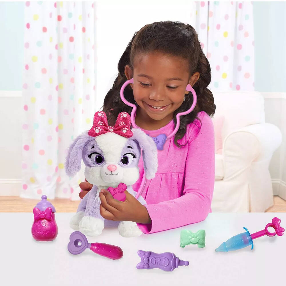 88188-disney-junior-minnie-on-the-go-pet-vet-backpack-3