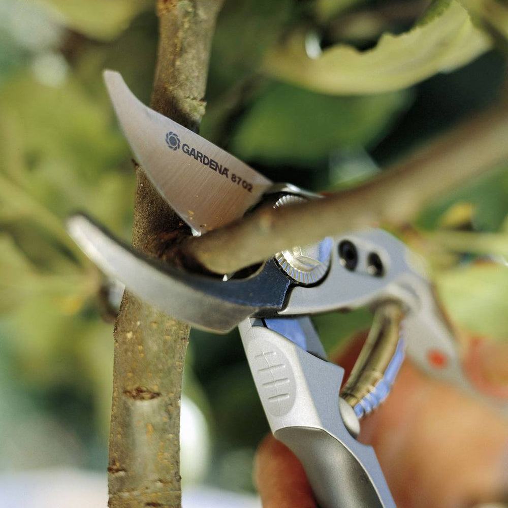 901181501-gardena-premium-adjustable-tension-bypass-garden-secateurs