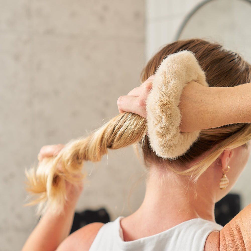 10fbm-annabel-trends-womens-faux-fur-soft-fluffy-hair-band-11cm-mustard