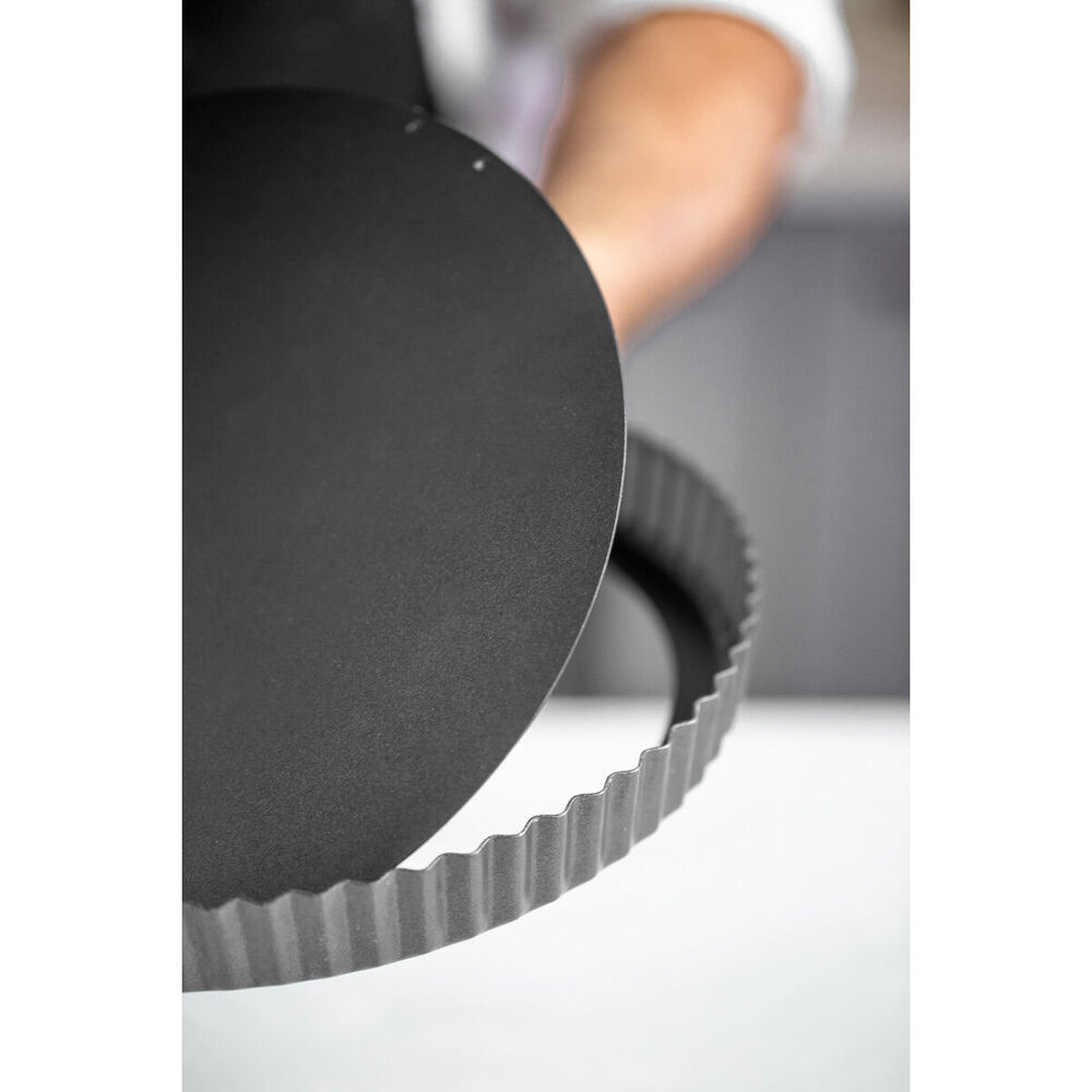 81051-mastercraft-23cm-heavy-loose-base-non-stick-round-flan-quiche-pan-black