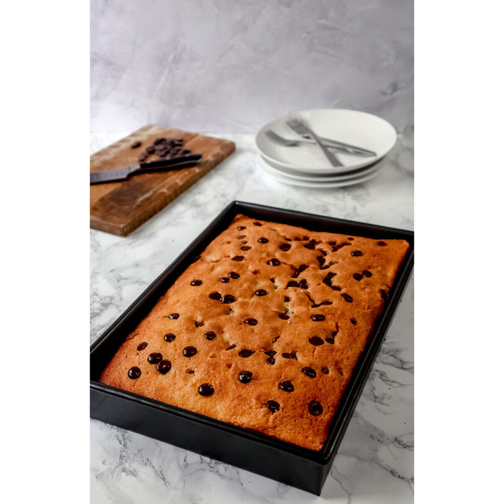81059-mastercraft-35x24cm-heavy-base-non-stick-rectangular-deep-cake-pan-black