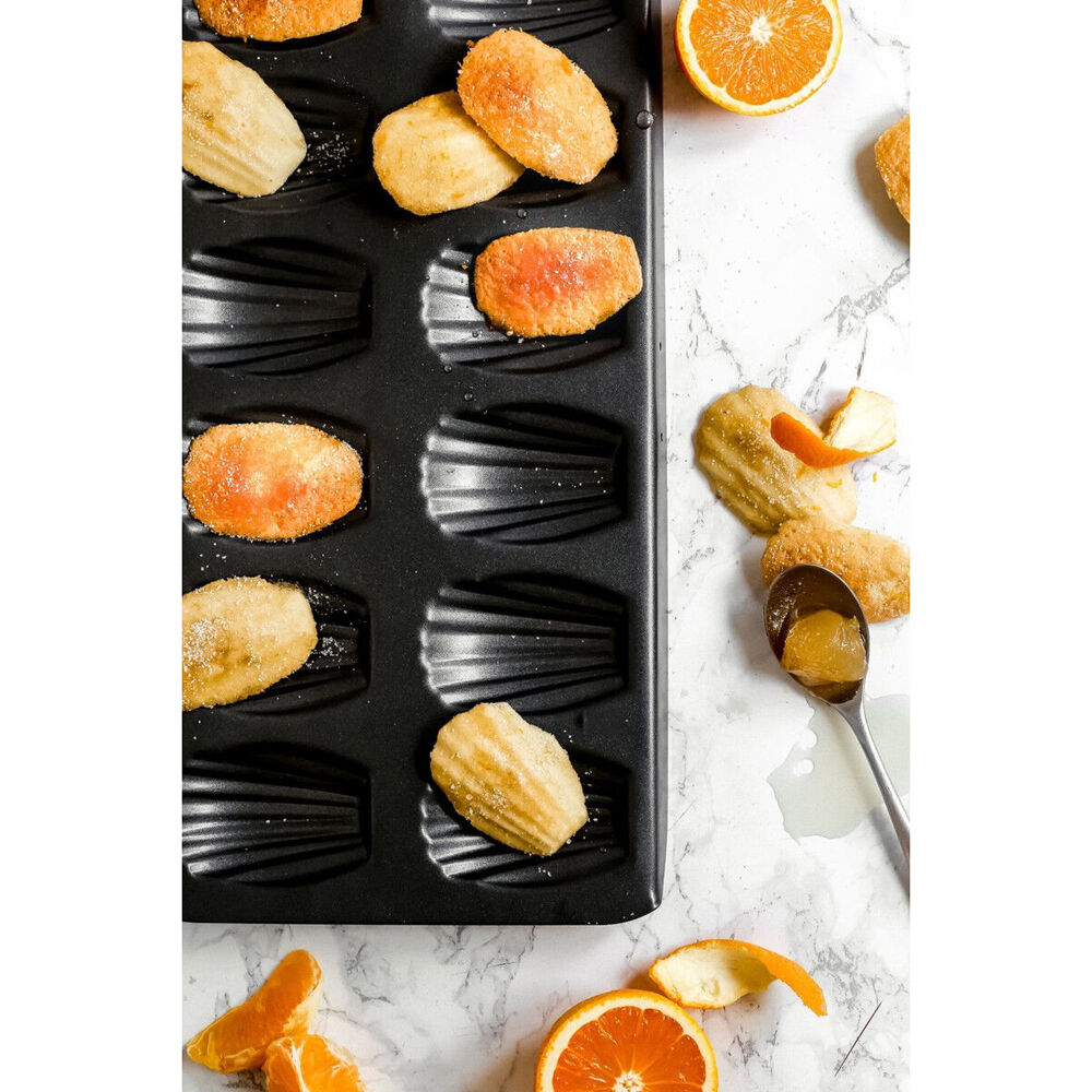 81101-mastercraft-40x20cm-heavy-base-12-cup-non-stick-madeleine-pan-black