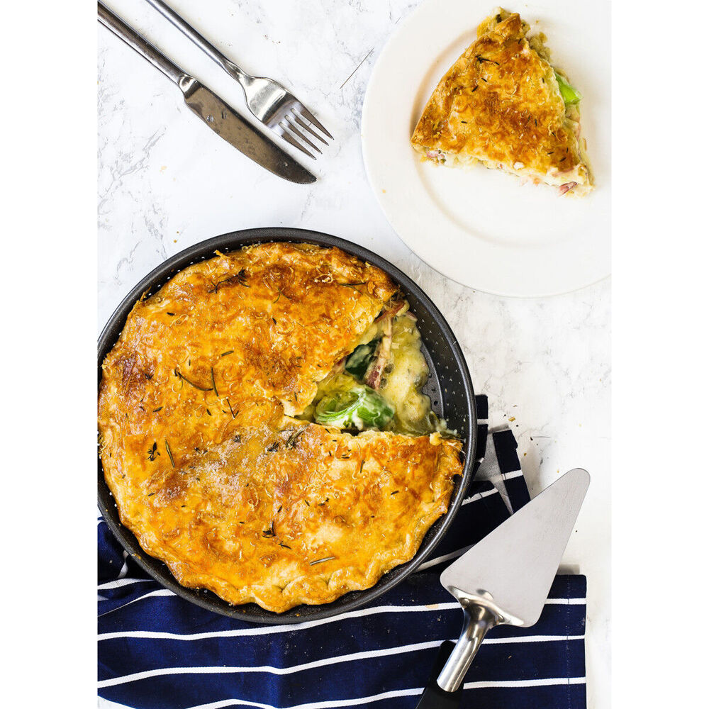 81201-mastercraft-crusty-bake-24cm-non-stick-deep-pie-tart-tin-black