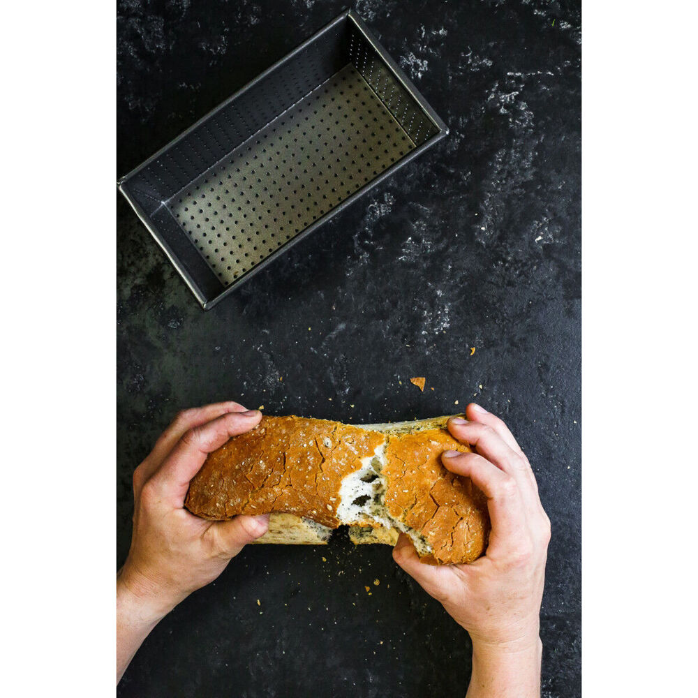 81212-mastercraft-21x11cm-crusty-bake-non-stick-box-sided-loaf-bread-pan-black