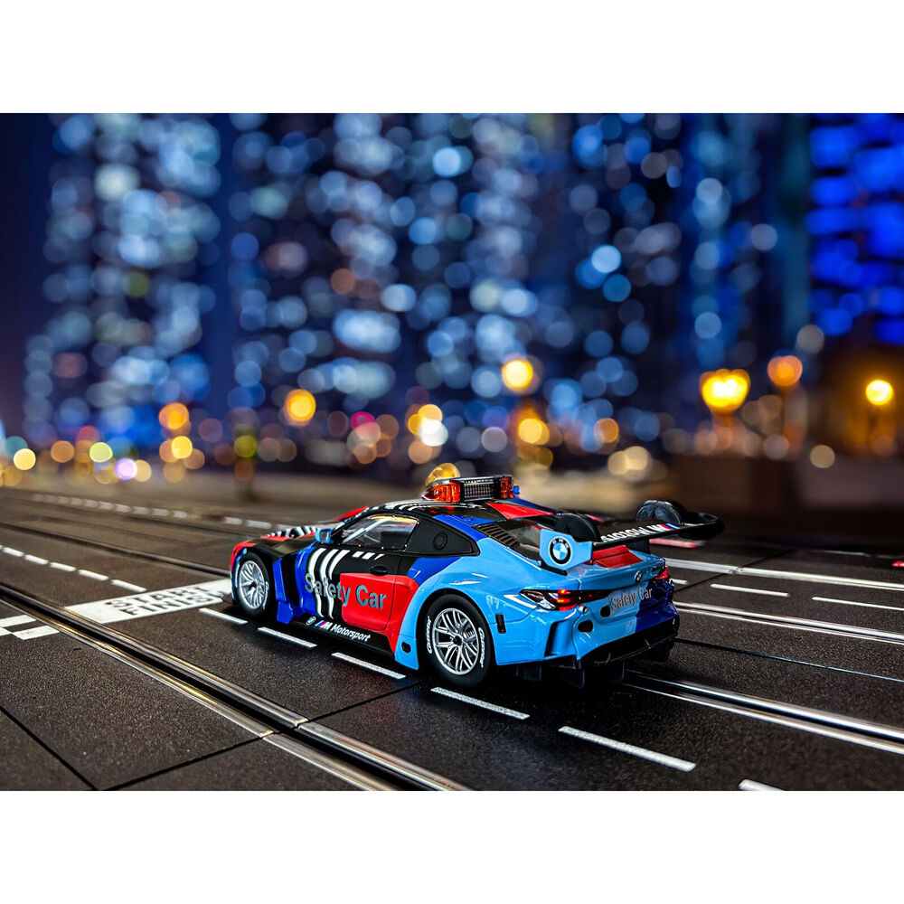 72123970-carrera-bmw-m4-gt3-safety-car-racing-slot-car-toy-10y