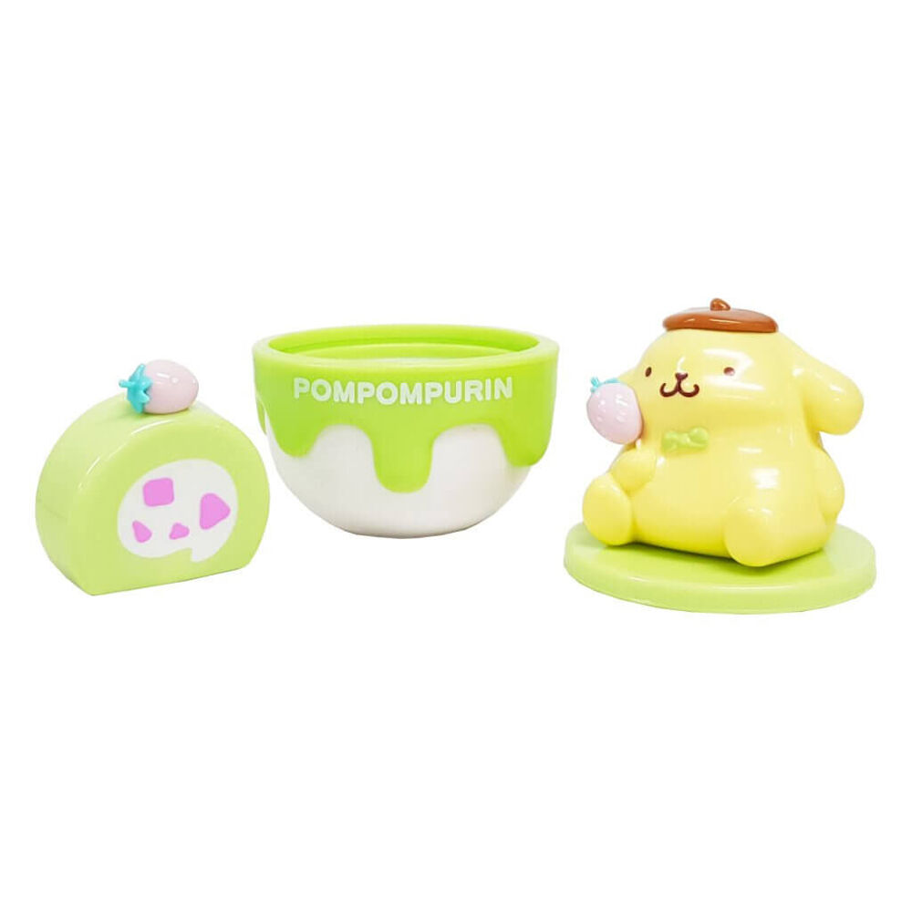 11670-yume-hello-kitty-strawberry-cake-surprise-8cm-assorted-3y
