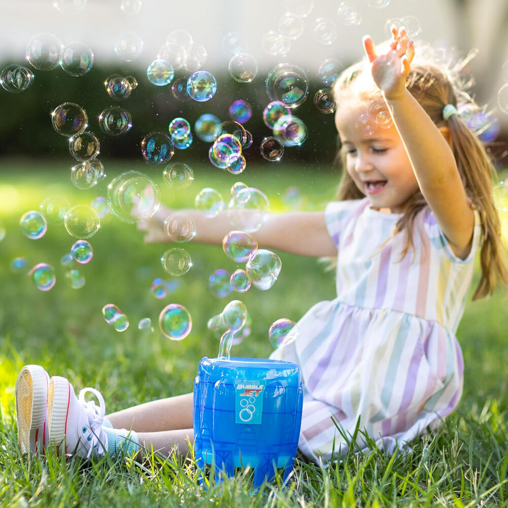 320515-maxx-bubbles-super-bubble-jet-automatic-blowing-kids-outdoor-toy-3y