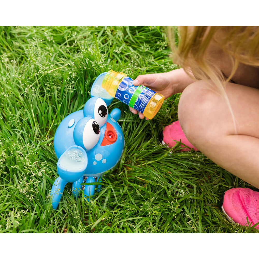 320782-maxx-bubbles-dancing-crab-bubble-machine-light-up-music-kids-outdoor-toy-3