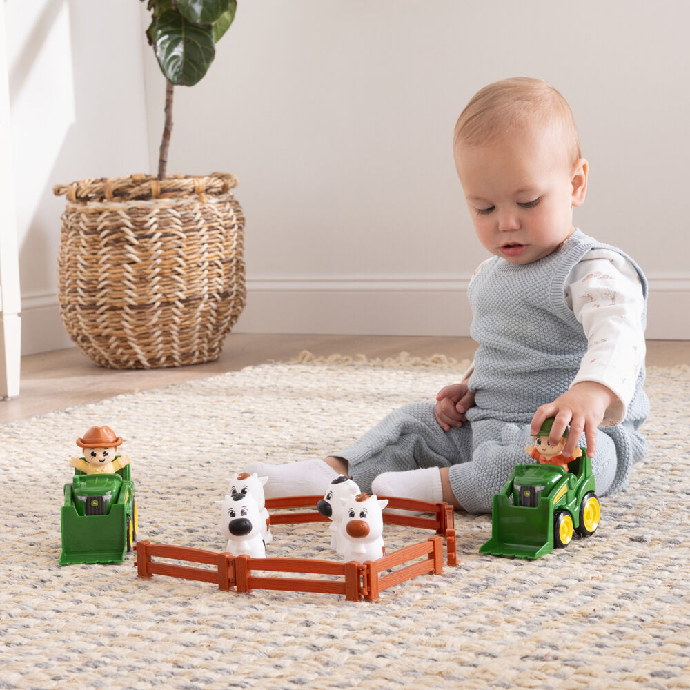 47669-14pc-john-deere-the-cows-are-out-farm-animals-play-set-kids-toy-18m