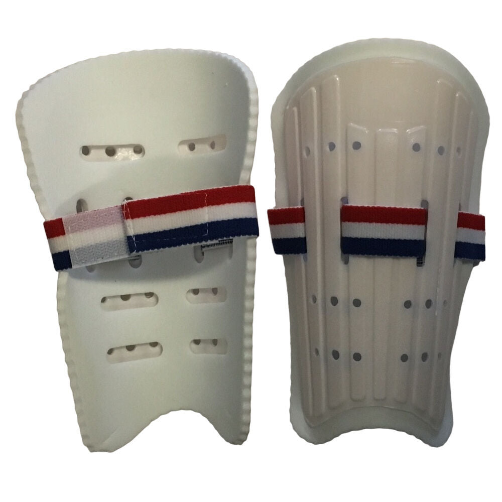 Reusch Senior Plastic Hook Loop Shin Pads Soccer Gear w/ Adjustable Straps (2 Pack) — image 3