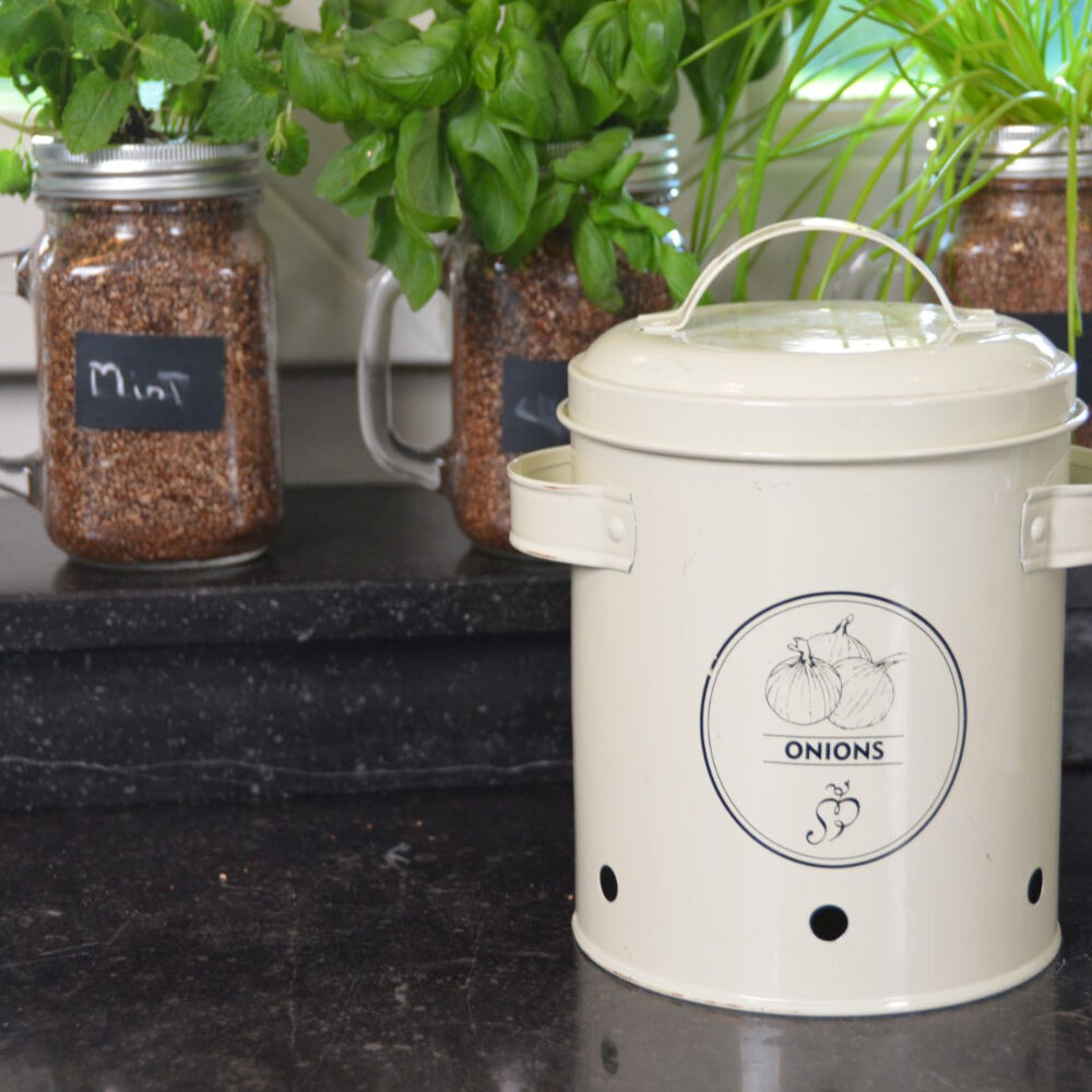 Esschert Design Onion Storage Tin Organiser Food Container 19.6m Cream — image 2