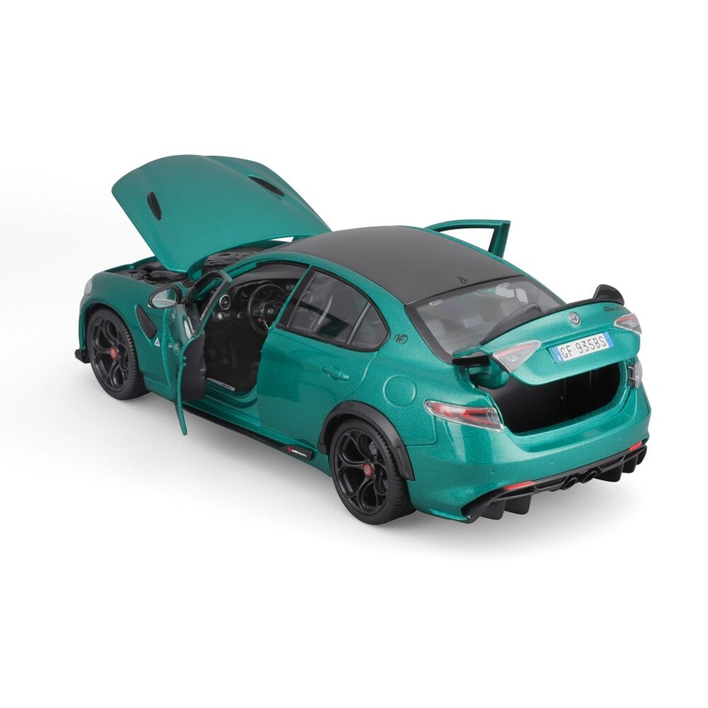Bburago 1:18 2022 Alfa Romeo Giulia GTA Metallic Green Scale Model Car Collectible Green — image 4