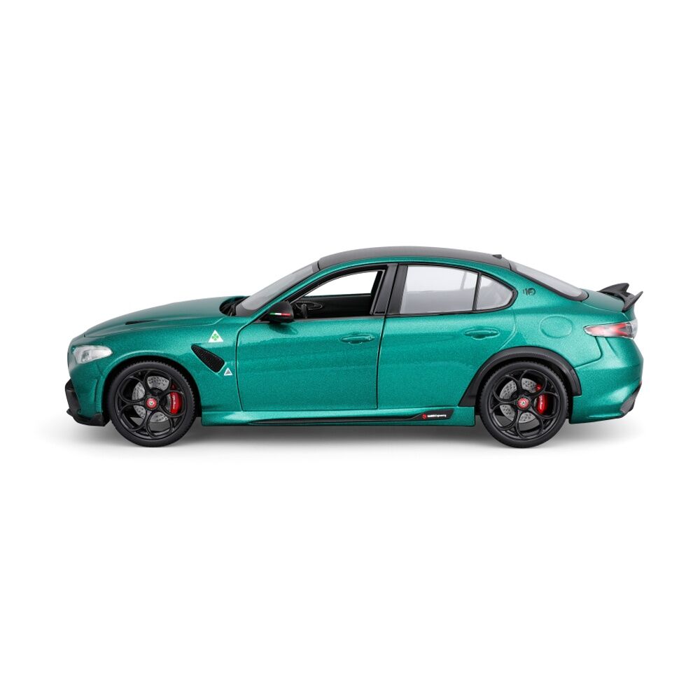 Bburago 1:18 2022 Alfa Romeo Giulia GTA Metallic Green Scale Model Car Collectible Green — image 8