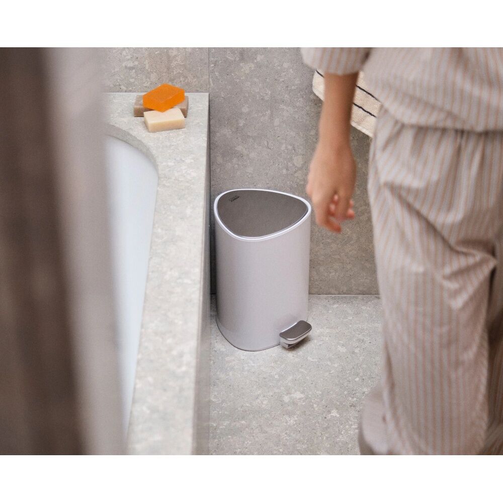 Joseph Joseph 5L Gloss White EasyStore Bathroom Rubbish Waste Bin — image 4