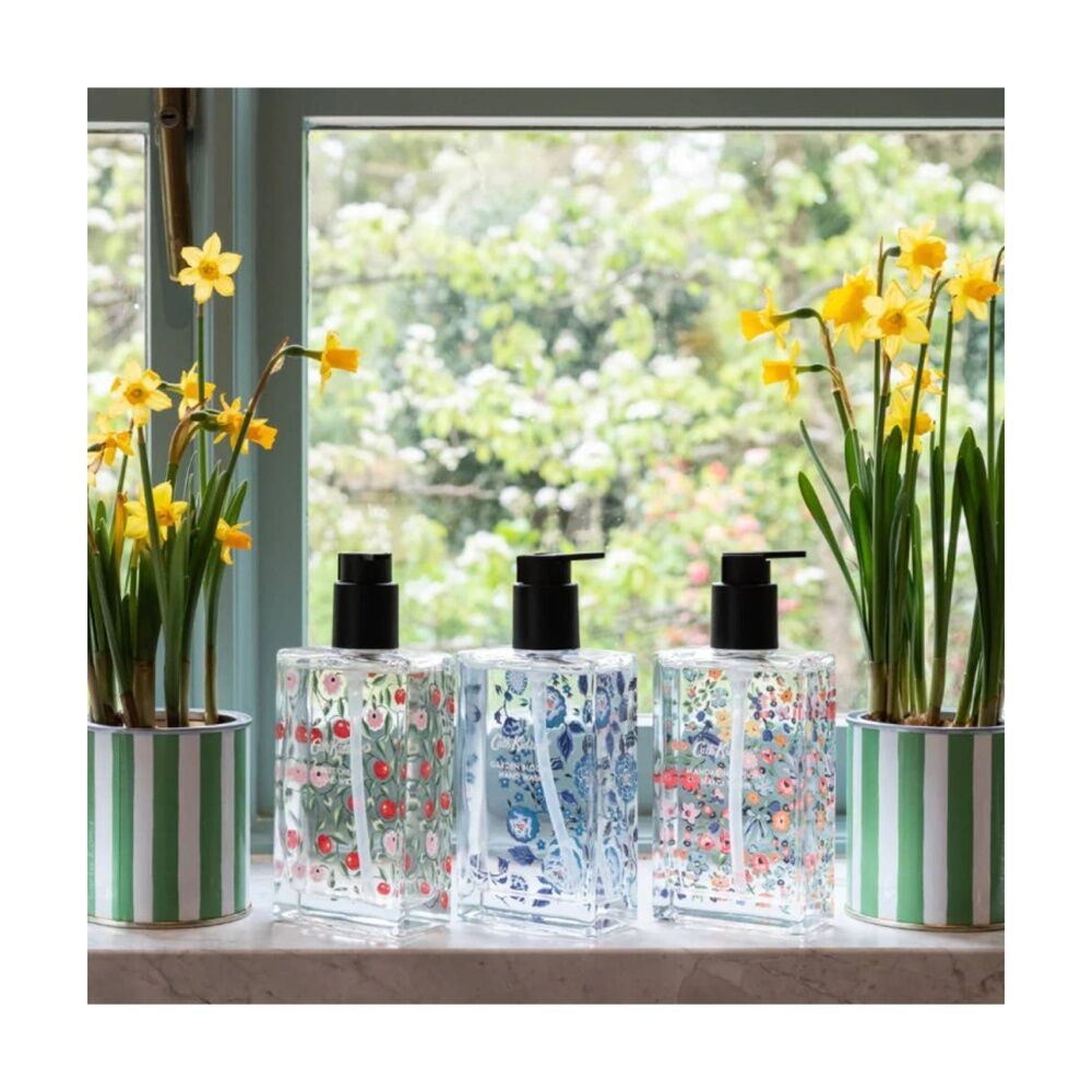 Heathcote & Ivory Heathcote and Ivory Cath Kidston Garden Blooms Bottle Hand Wash 300ml — image 3