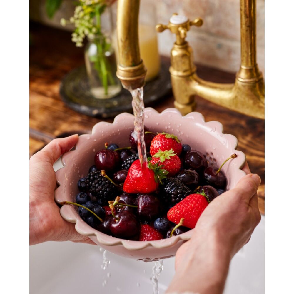 Jamie Oliver 20cm Big Love Beautiful Berry Easy Draining Pink Stoneware Bowl — image 5