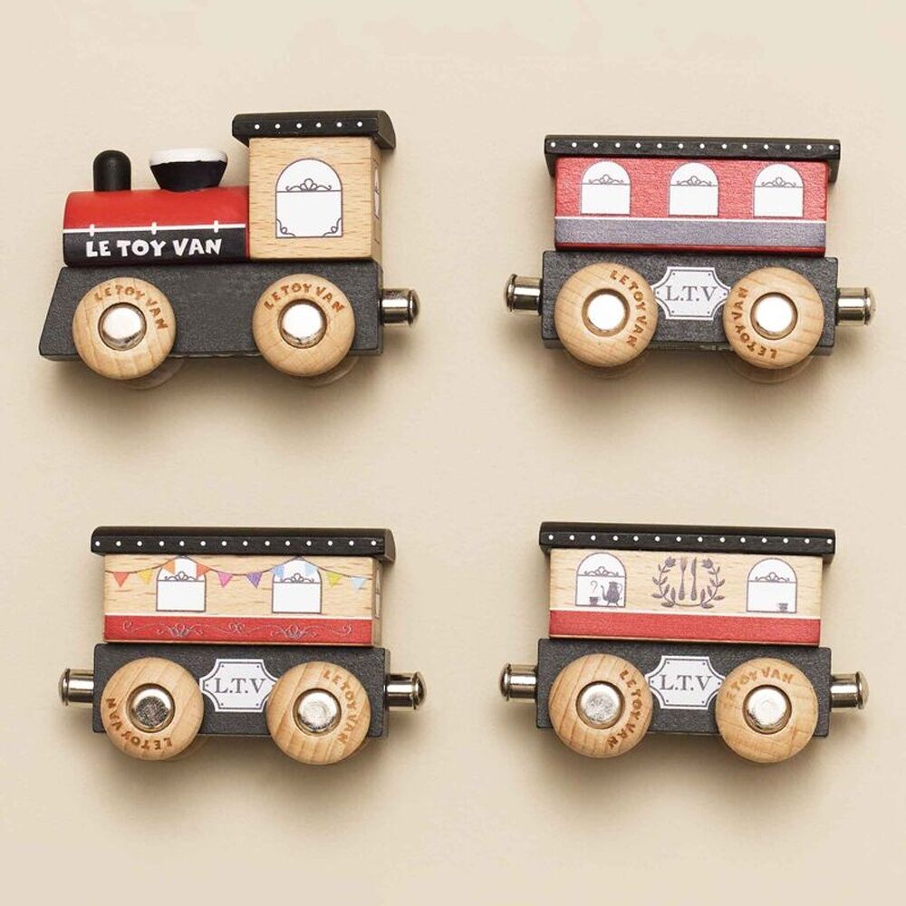 LE Toy Van Royal Express Train Connectable Red Gold Kids 3+ (4 Pieces) — image 4
