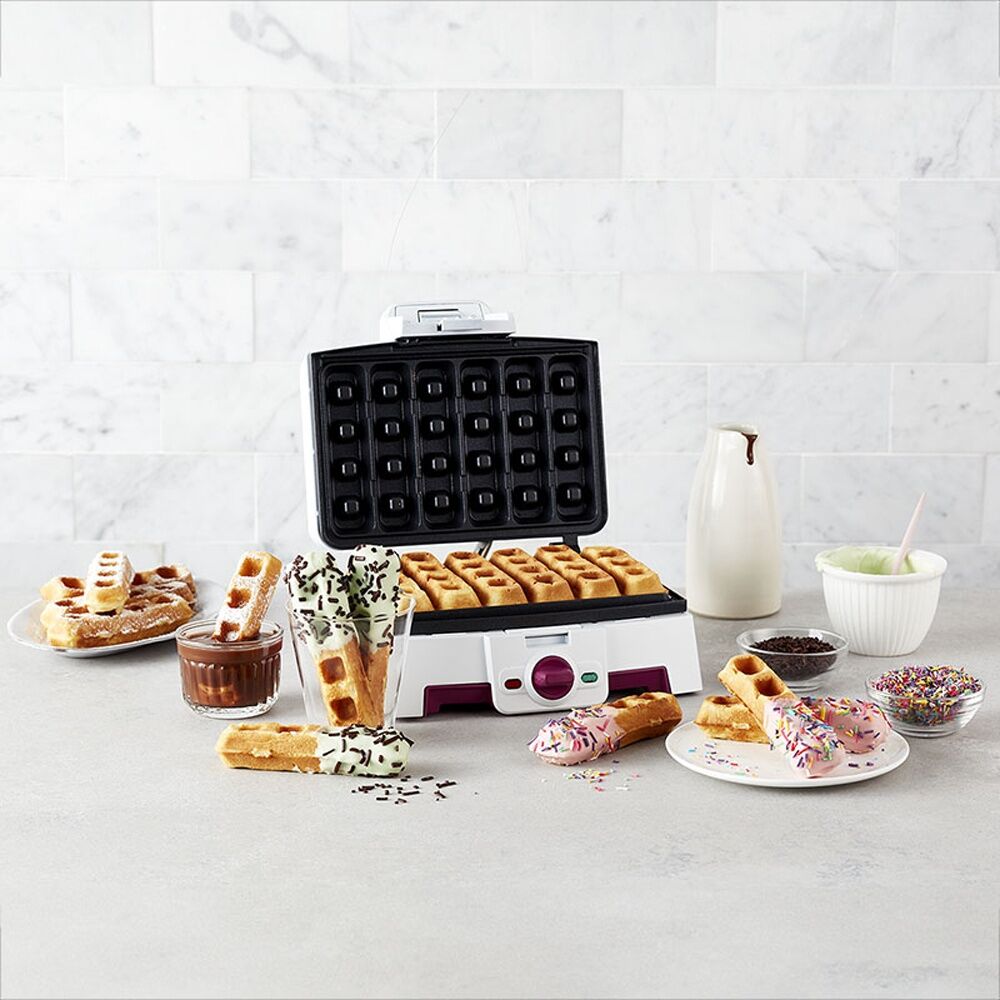 Cuisinart Non Stick Electric Waffle Maker Dipper 240V White — image 2