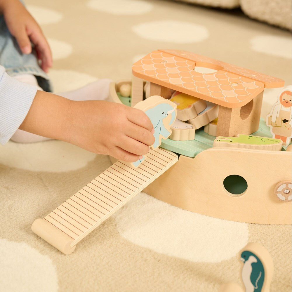 Classic World Childrens Wooden Pretend Noah's Ark Playset 18M+ (16 Pieces) — image 3