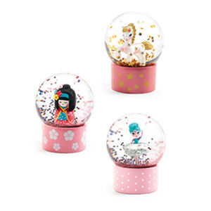 Djeco So Cute Mini Snow Globe Kids Bedroom Tabletop Decor 5.6cm Assorted 3y+ — image 5