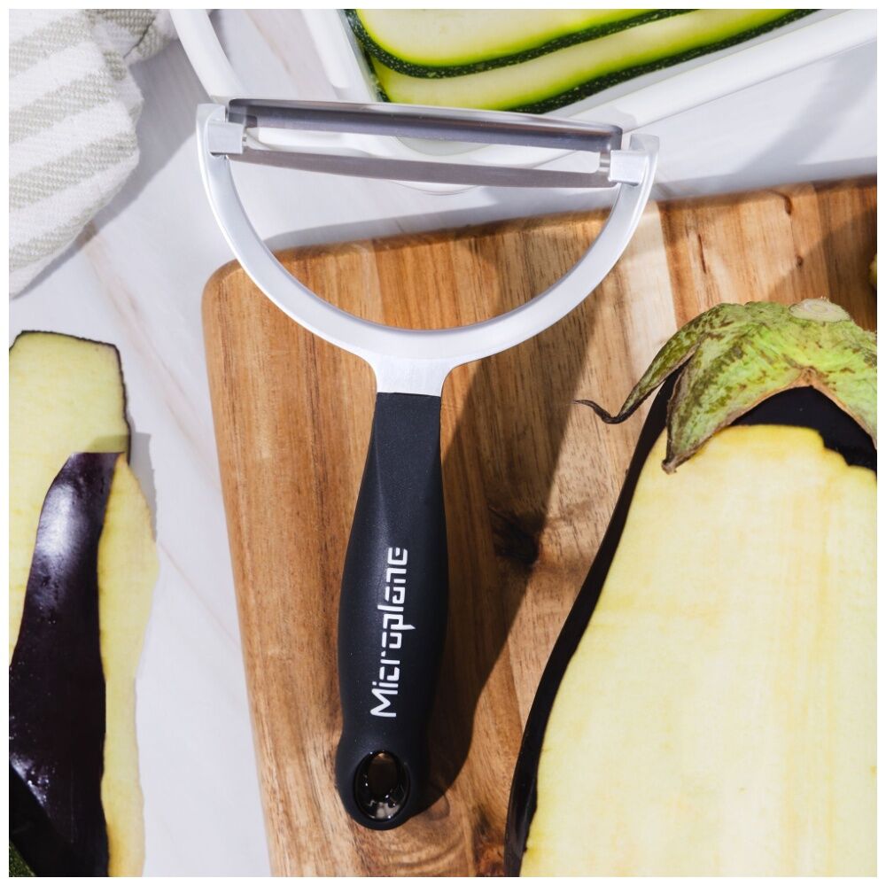 Microplane Extra Wide Peeler Stainless Steel Blade Professional Kitchen Tool — image 5