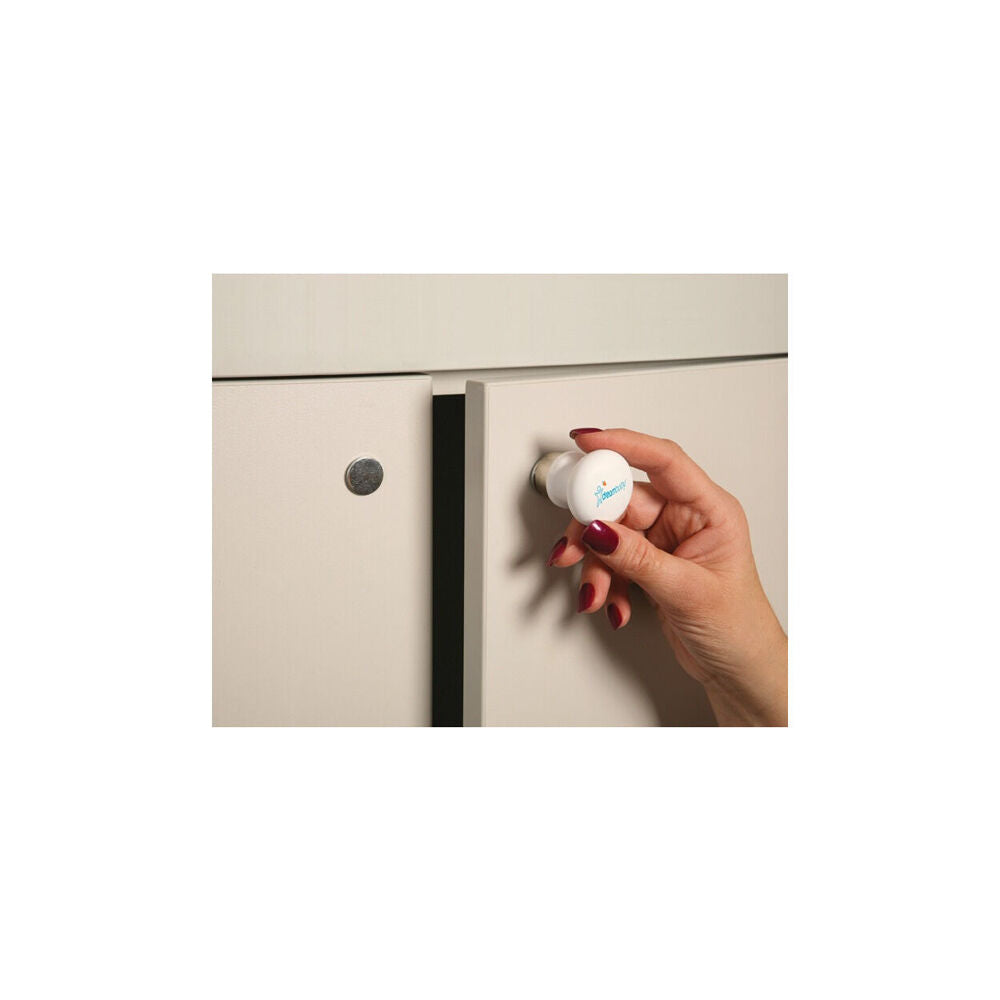 Dreambaby Grip Safe Magnetic Knob Child/Toddler Safety Door Handles & 4 Disks — image 3