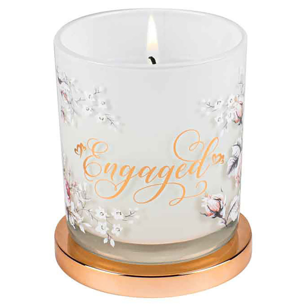 LMD Engaged Candle Vanilla scented Smell 45hr Burn Time 9 x 8cm Keepsake Gift Set