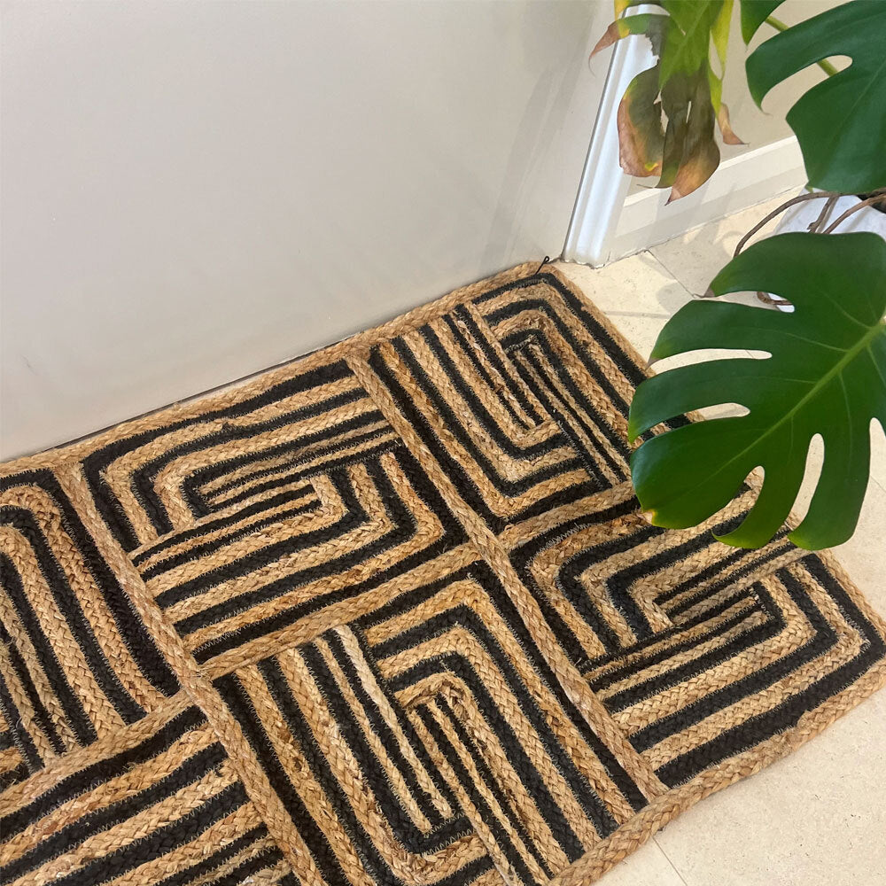 Maine & Crawford Ikram 90cm Jute Braided Rug Home/Bedroom Carpet Black/Natural — image 2