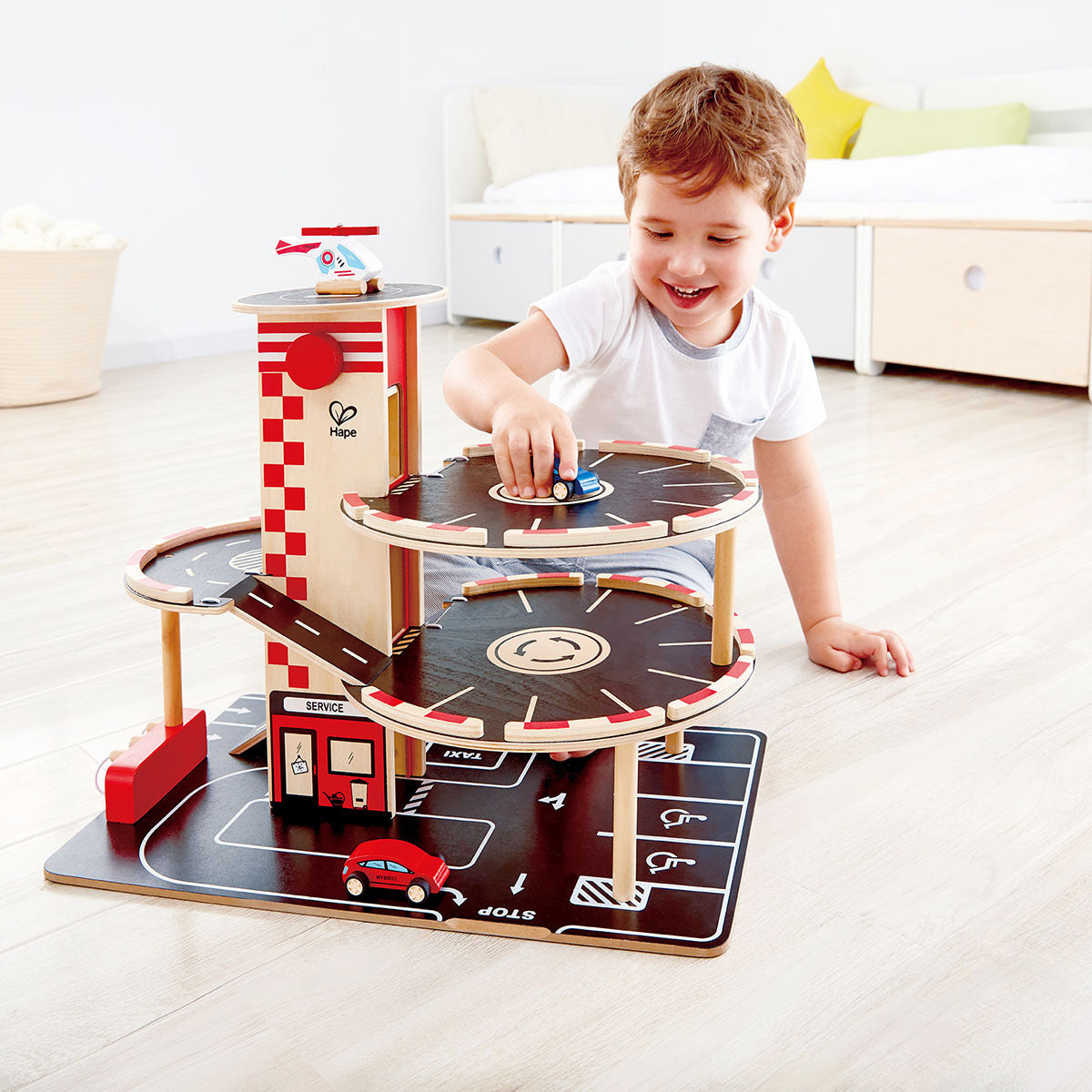 Hape Park & Go Garage Kids Toddler 3y+ Wooden Toy Parking/Gas Pumps Playset (4 Pieces) — image 3