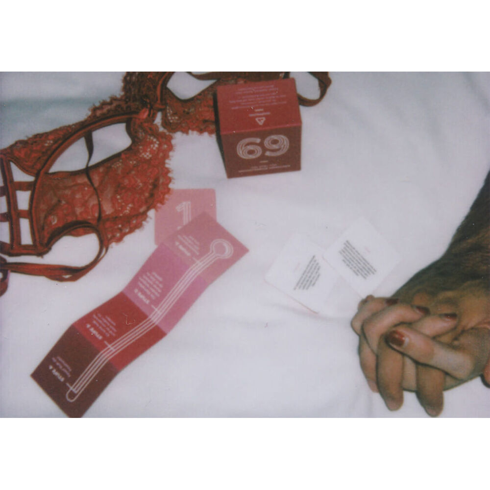 Huch! 18y+ Intimate/Erotic Travel Friendly Couples Date Night Card Game 69 — image 5