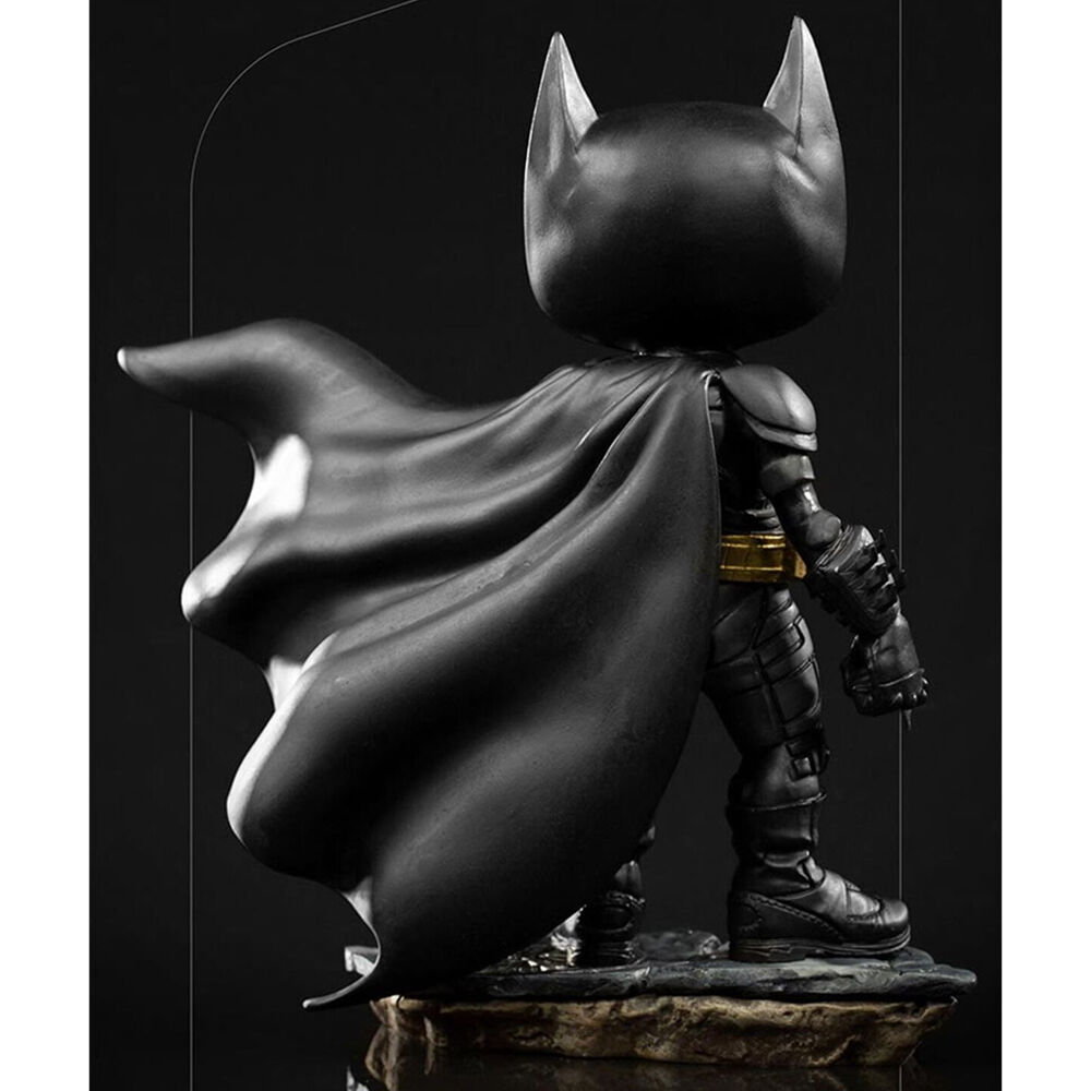 Iron Studios Batman The Dark Knight Minico Vinyl Action Figure Display 6in — image 2