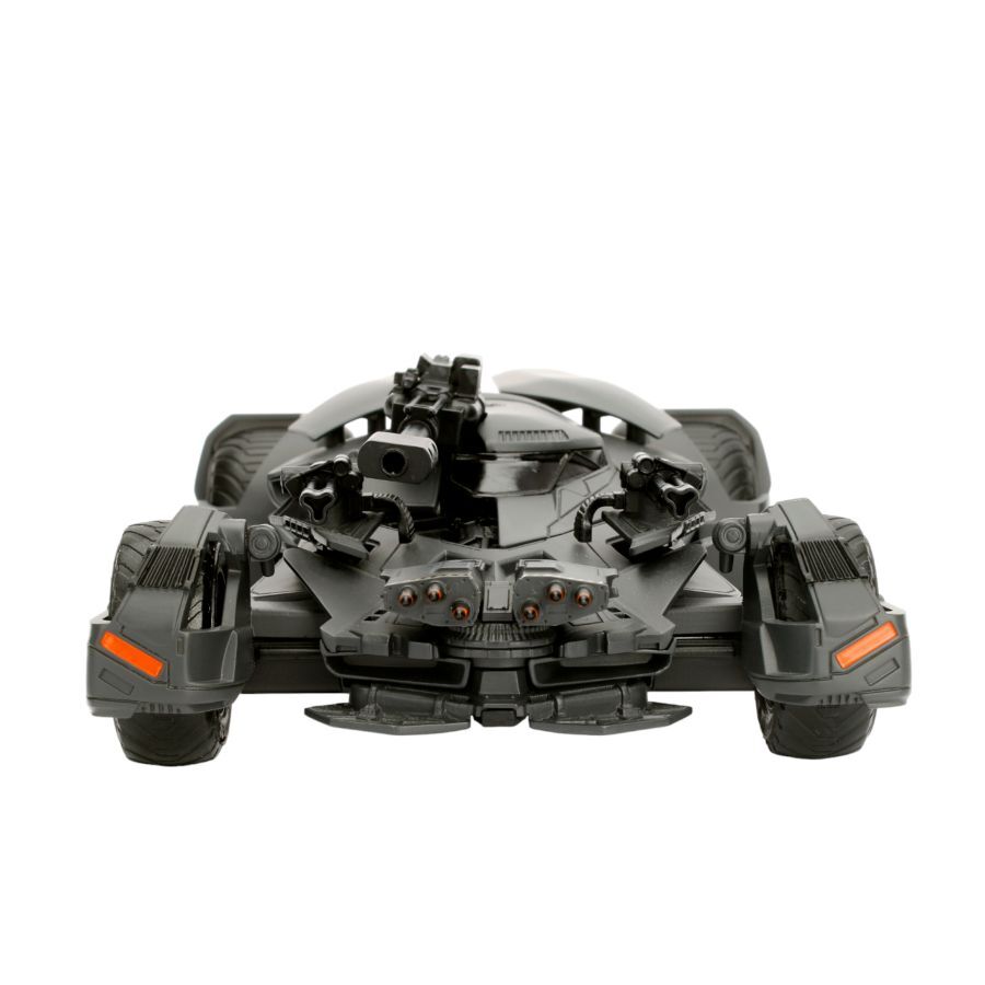 Jada Toys Justice League 2017 Batman w/ Batmobile 1:24 Scale Die-Cast Vehicle Toy — image 6
