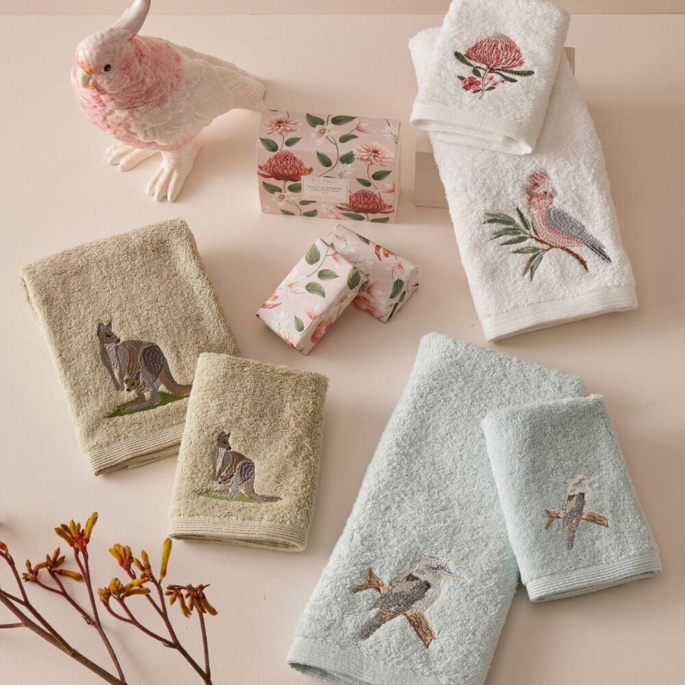 Pilbeam Living Kangaroo Hand Towel Absorbent Cloth 100% Cotton Multi 65cm (3 Pack) — image 4