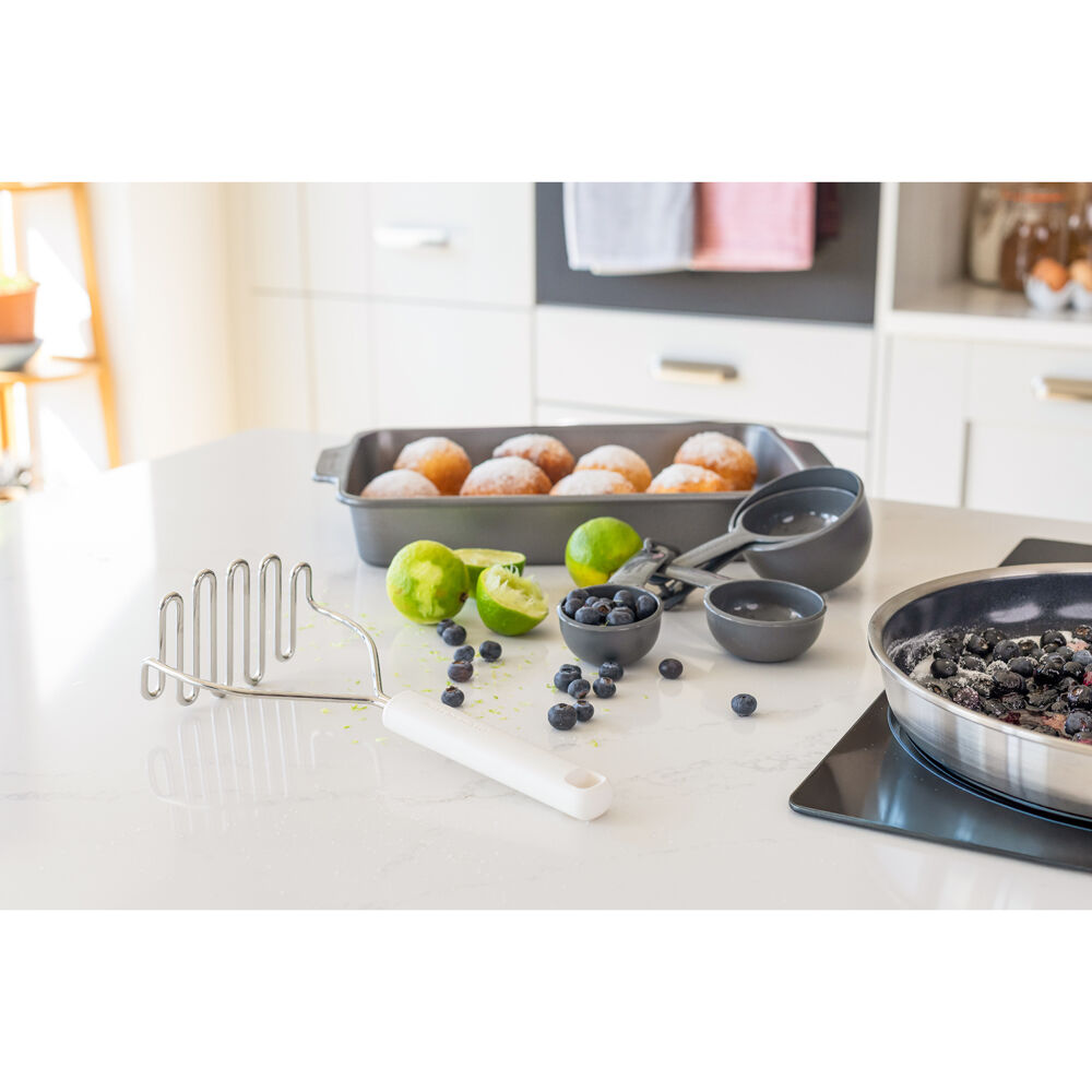 Kitchenaid Porcelain White Classic Wire Multipurpose Masher Cooking Utensil — image 3