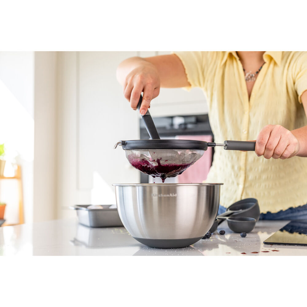Kitchenaid Charcoal Grey Classic Wire Mesh Sieve/Strainer Cooking Utensil — image 3