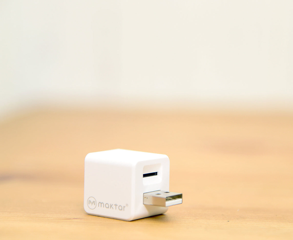 Maktar Qubii Maktar Mkpq-w Qubii 5V Auto Backup Data/USB Charger f/ Apple iPhones/iPad White — image 2