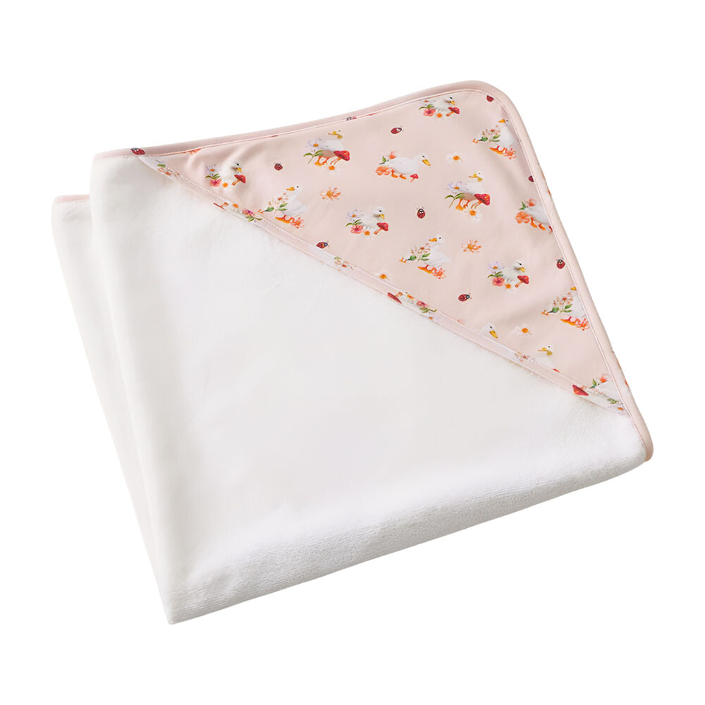 Jiggle & Giggle White Absorbent Toddler Waddling Around Bath Hooded Towel